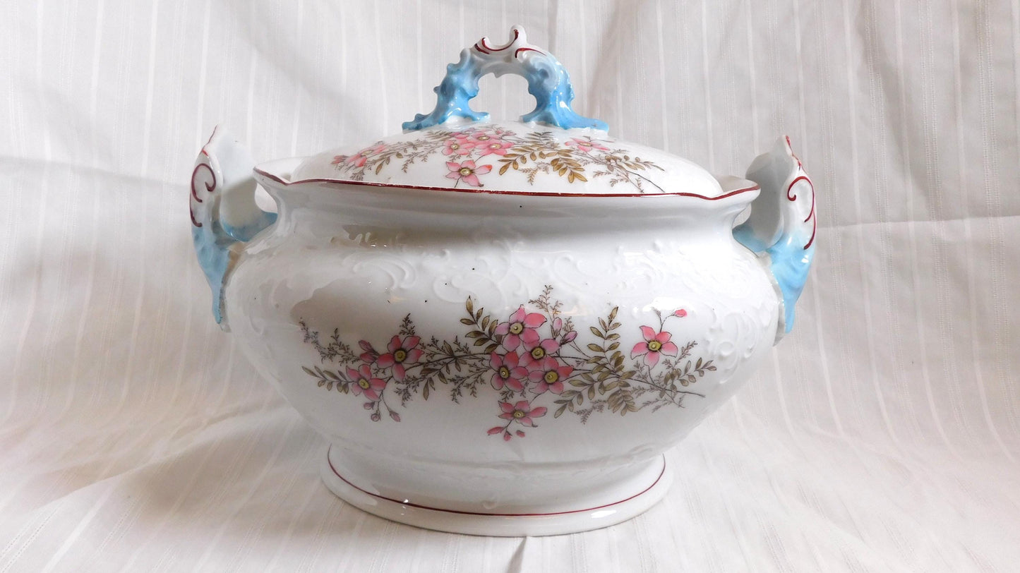 Large Unmarked Covered Serving Dish with Lid # 25673
