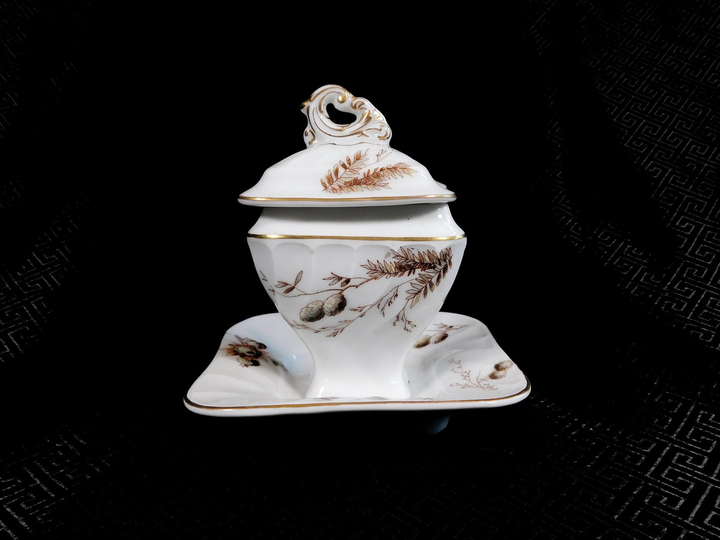 Unmarked Honey Pot with Lid and Underplate # 24074