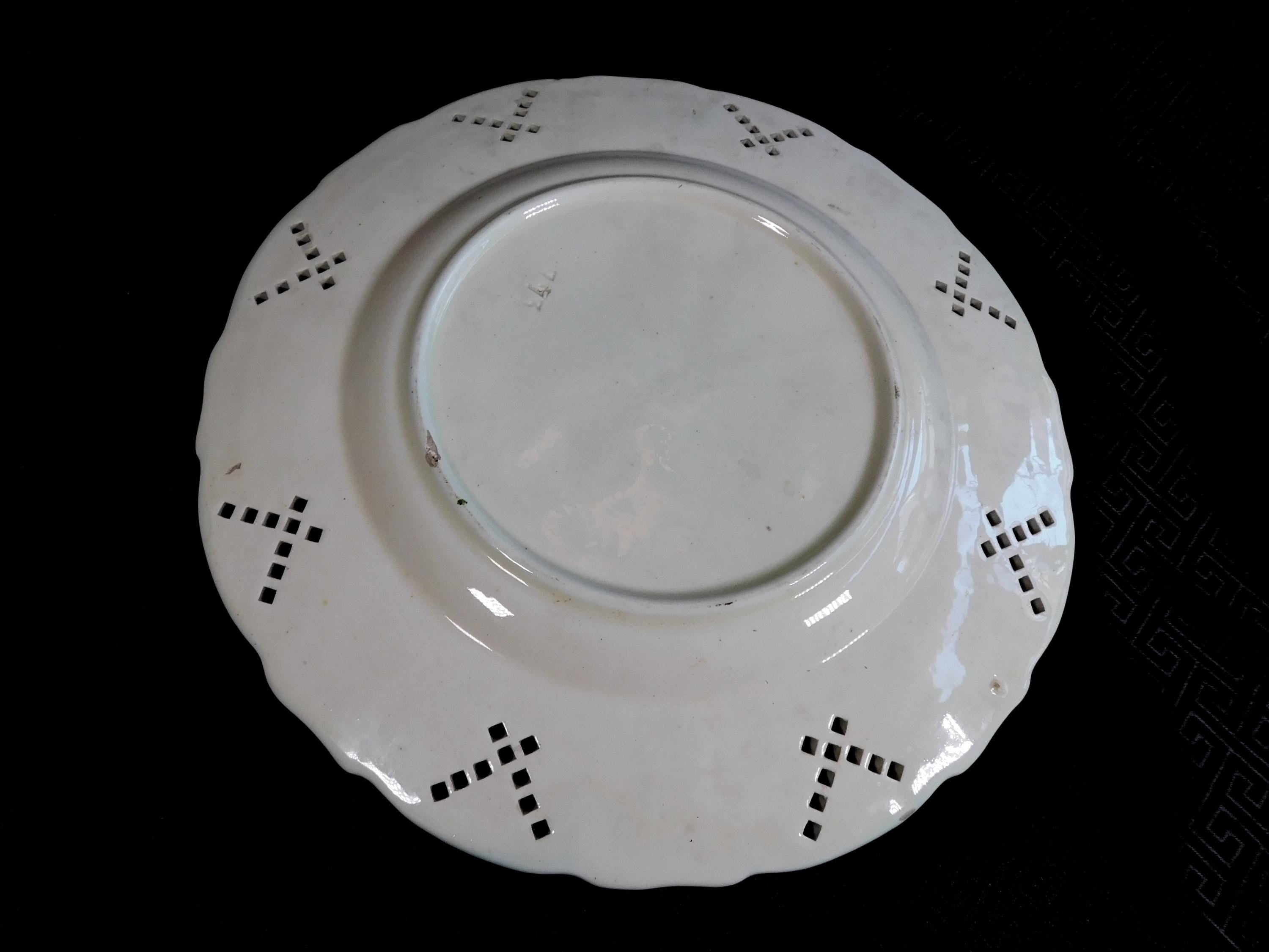 White and Turquoise Reticulated Plate # 24052