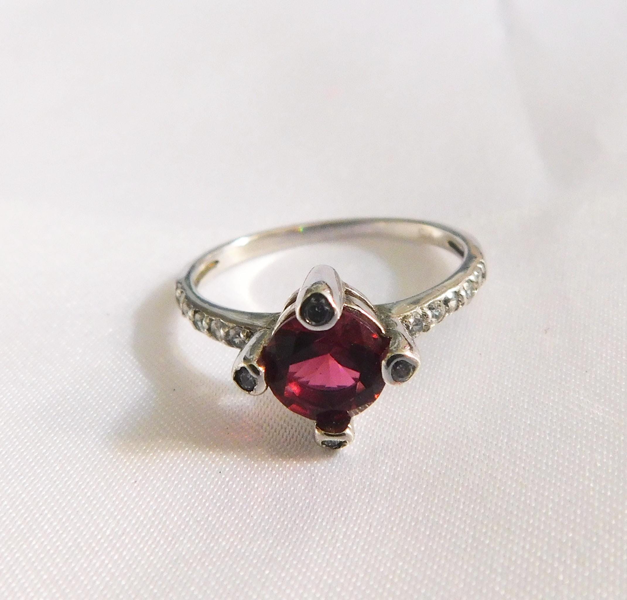 Sterling Silver Size 8 Ring with Red Center Stone  # 20828