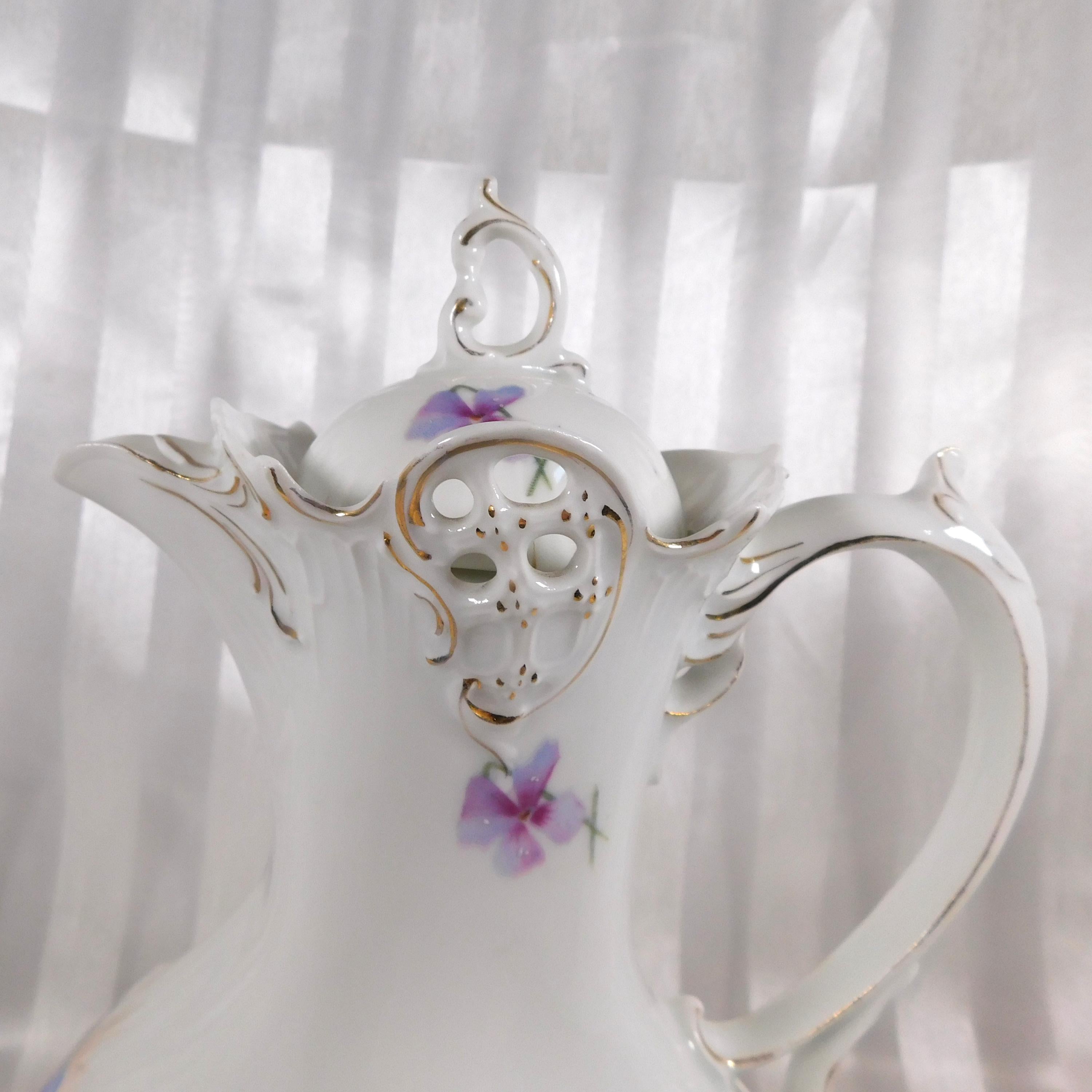 Thun White Floral Chocolate Pot # 26101