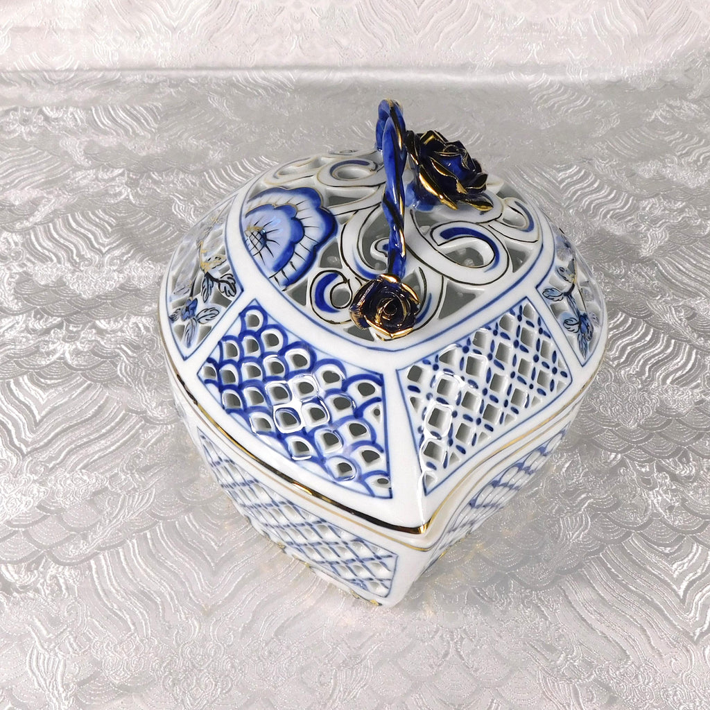 KPM Large Heart Shaped Reticulated Box with Matching Lid # 27558