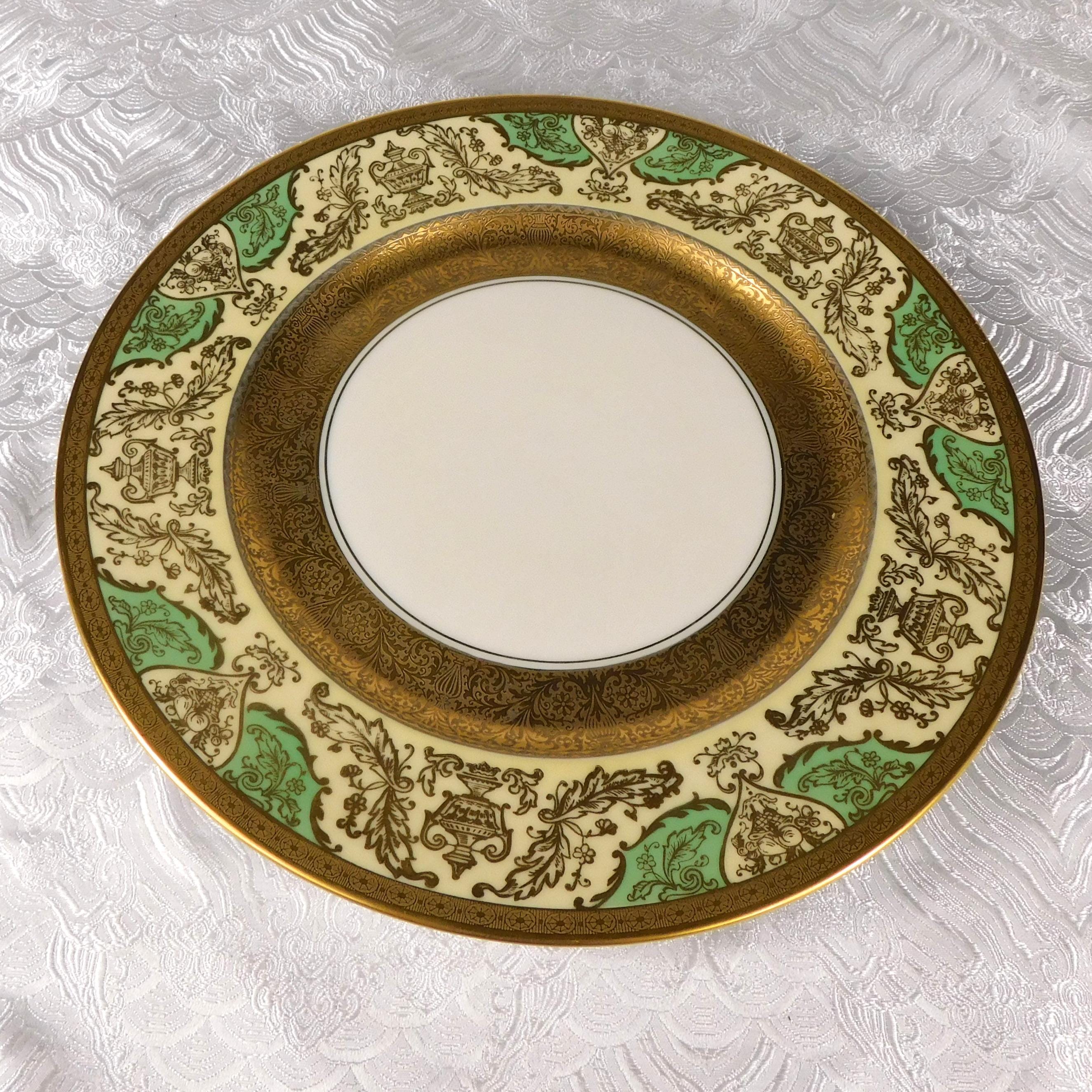 Heinrich & Co, Pickard Dinner Plate in P59-11 # 27645