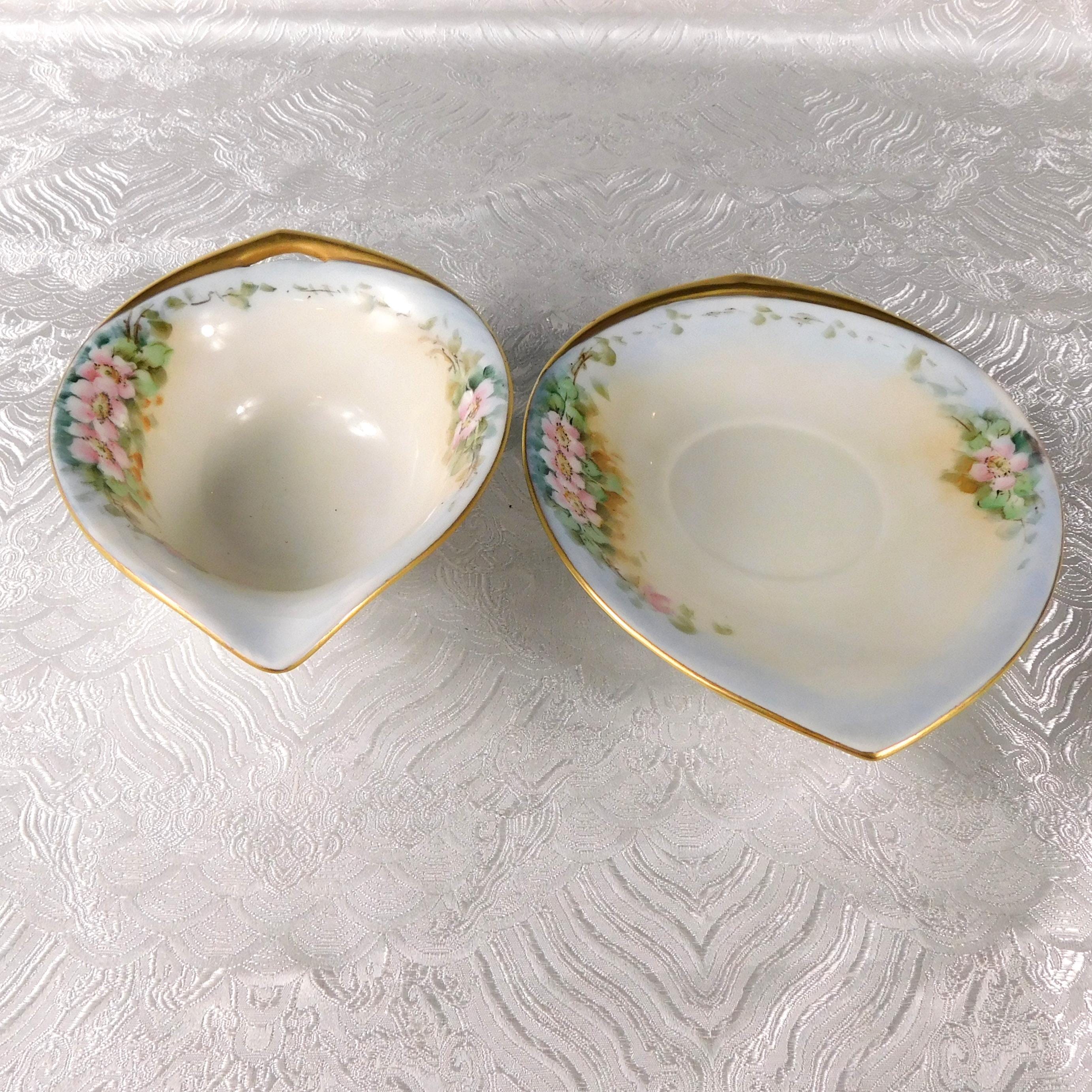 Unmarked White Floral Gravy Boat with Underplate # 27664