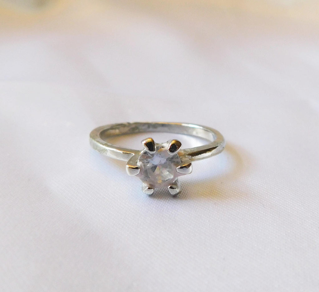 Unmarked Silver Size 8.50 Ring with White Center Stone # 20638