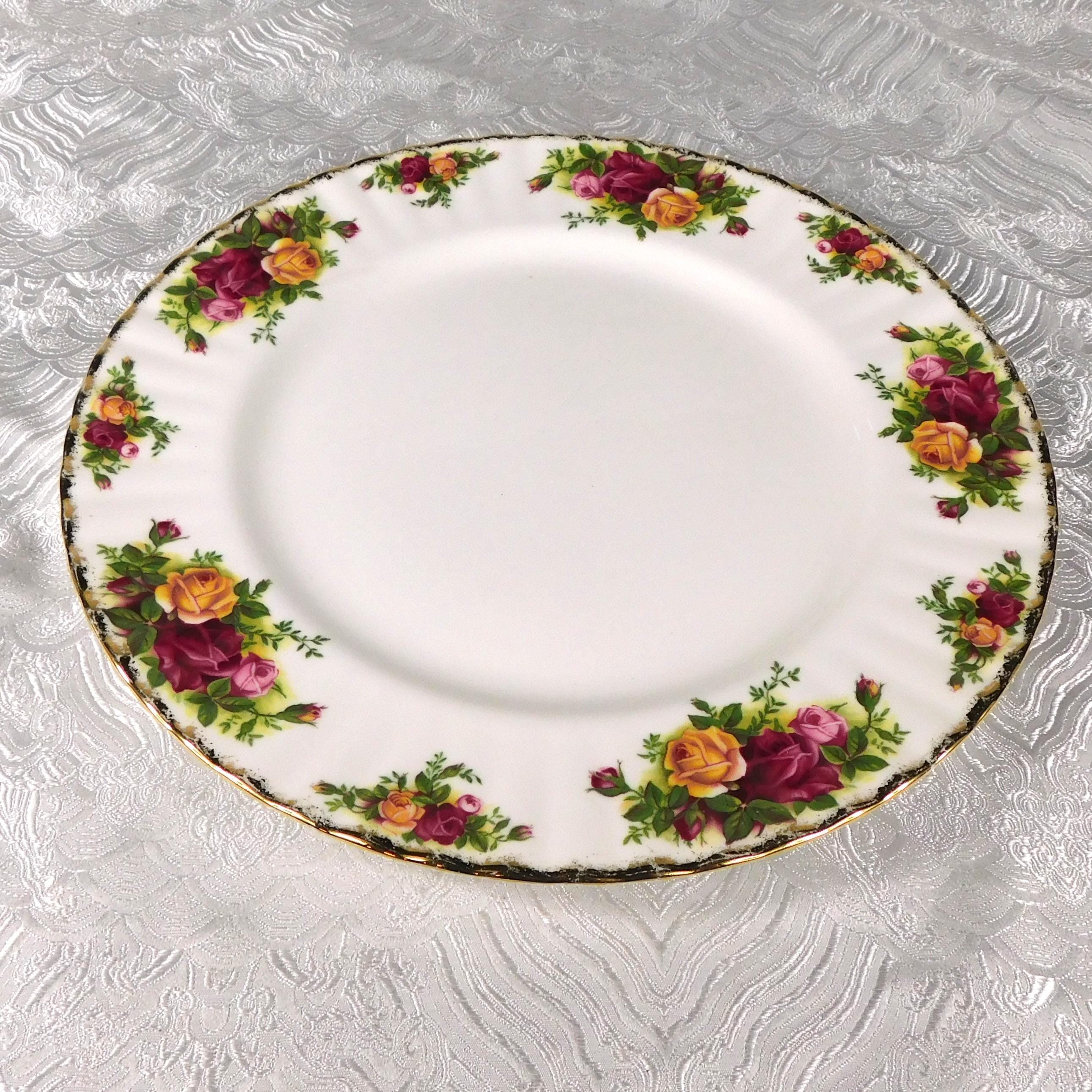 Royal Albert Dinner Plate in Old Country Roses # 27635