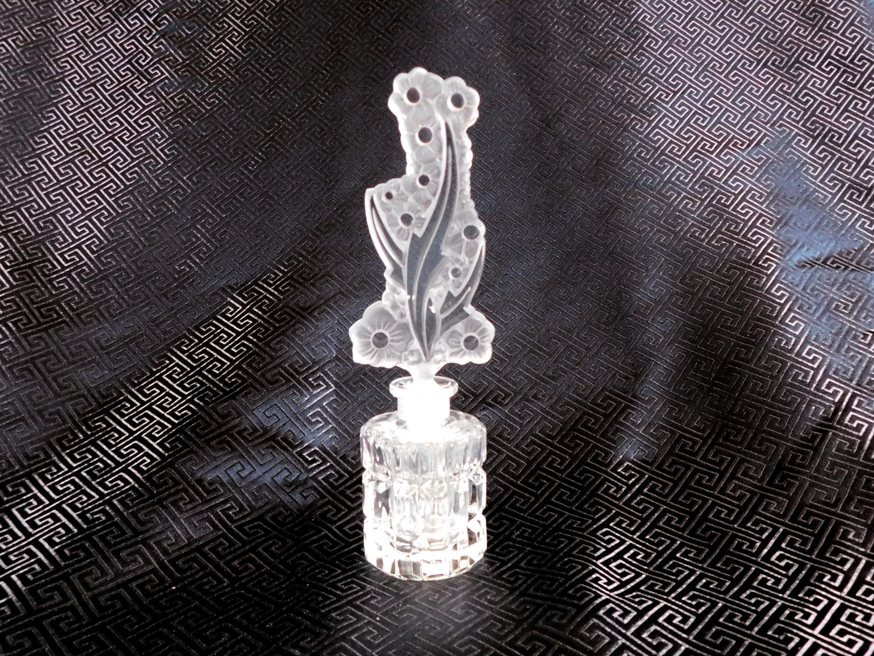 Round Glass Perfume Bottle with Flower Shaped Stopper # 23509