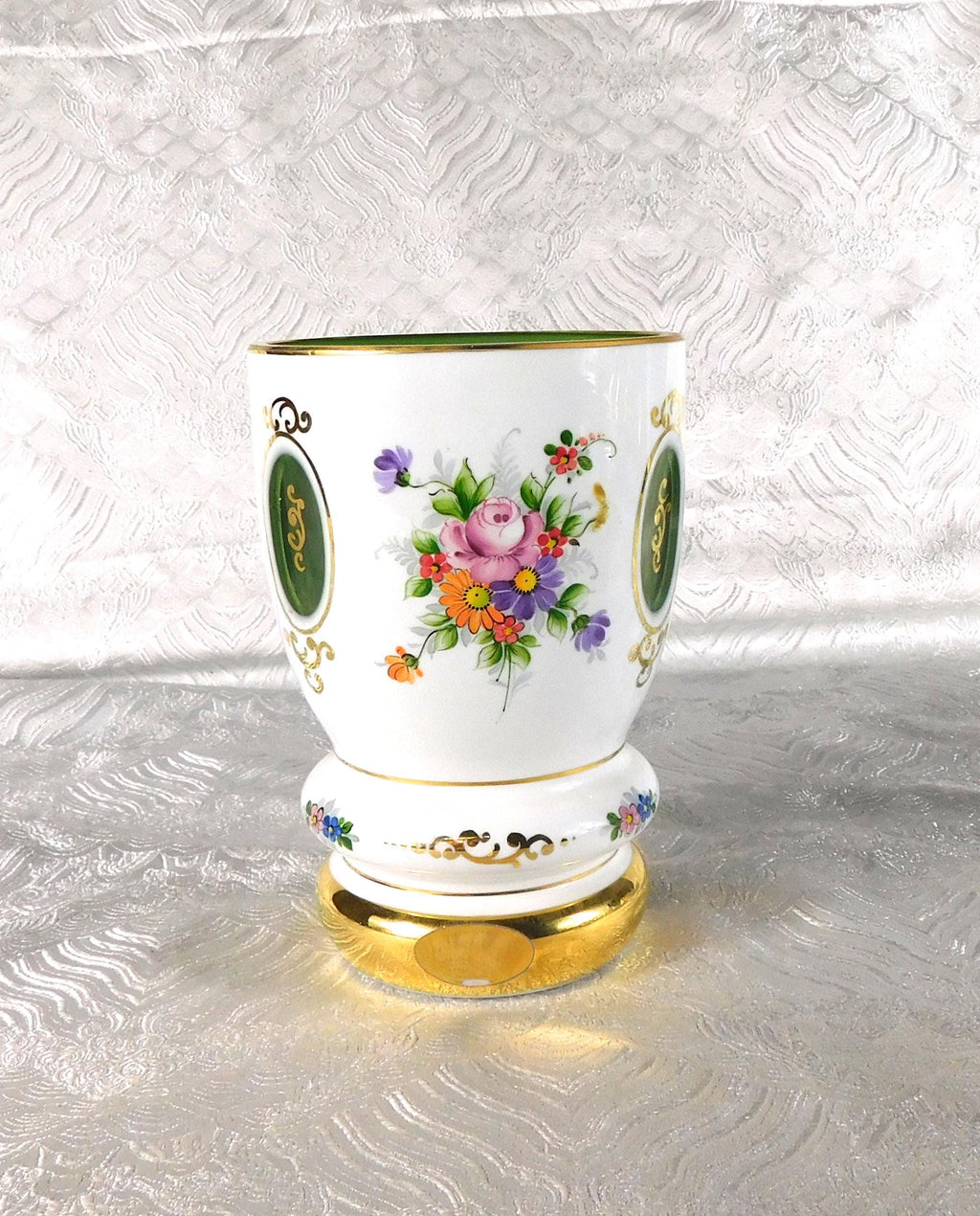 White over Green Short Cut to Clear Vase # 27706