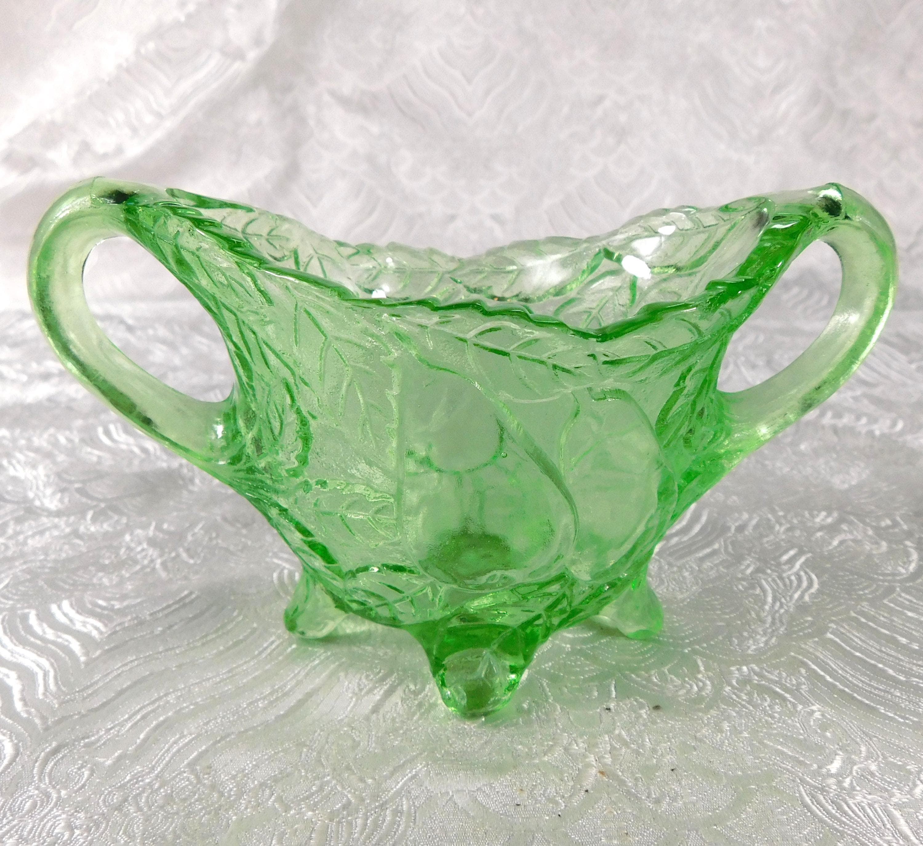Indiana Glass Sugar Bowl and Creamer in Sweet Pear # 27502